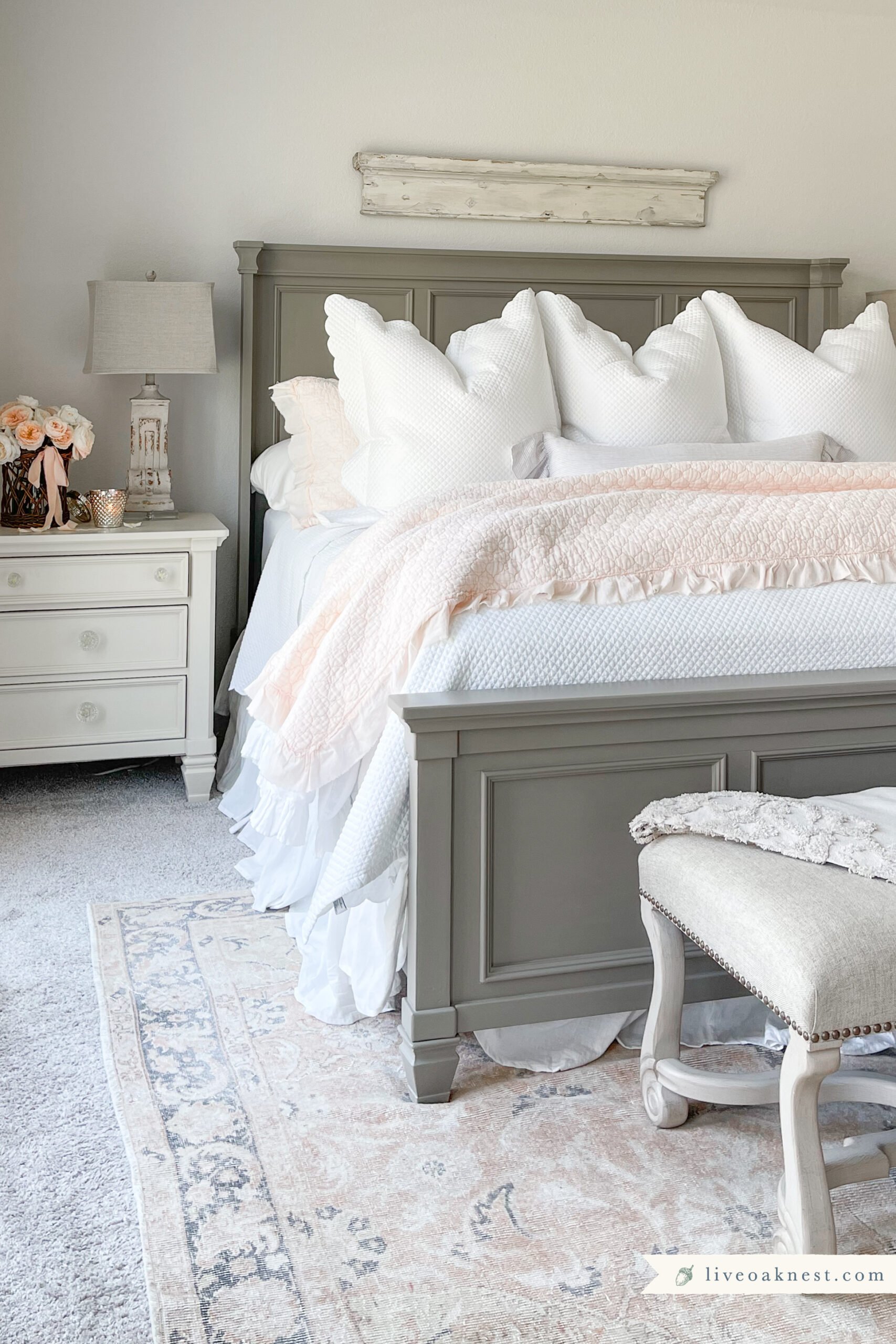 Peach Cottage •~• bedroom vignette