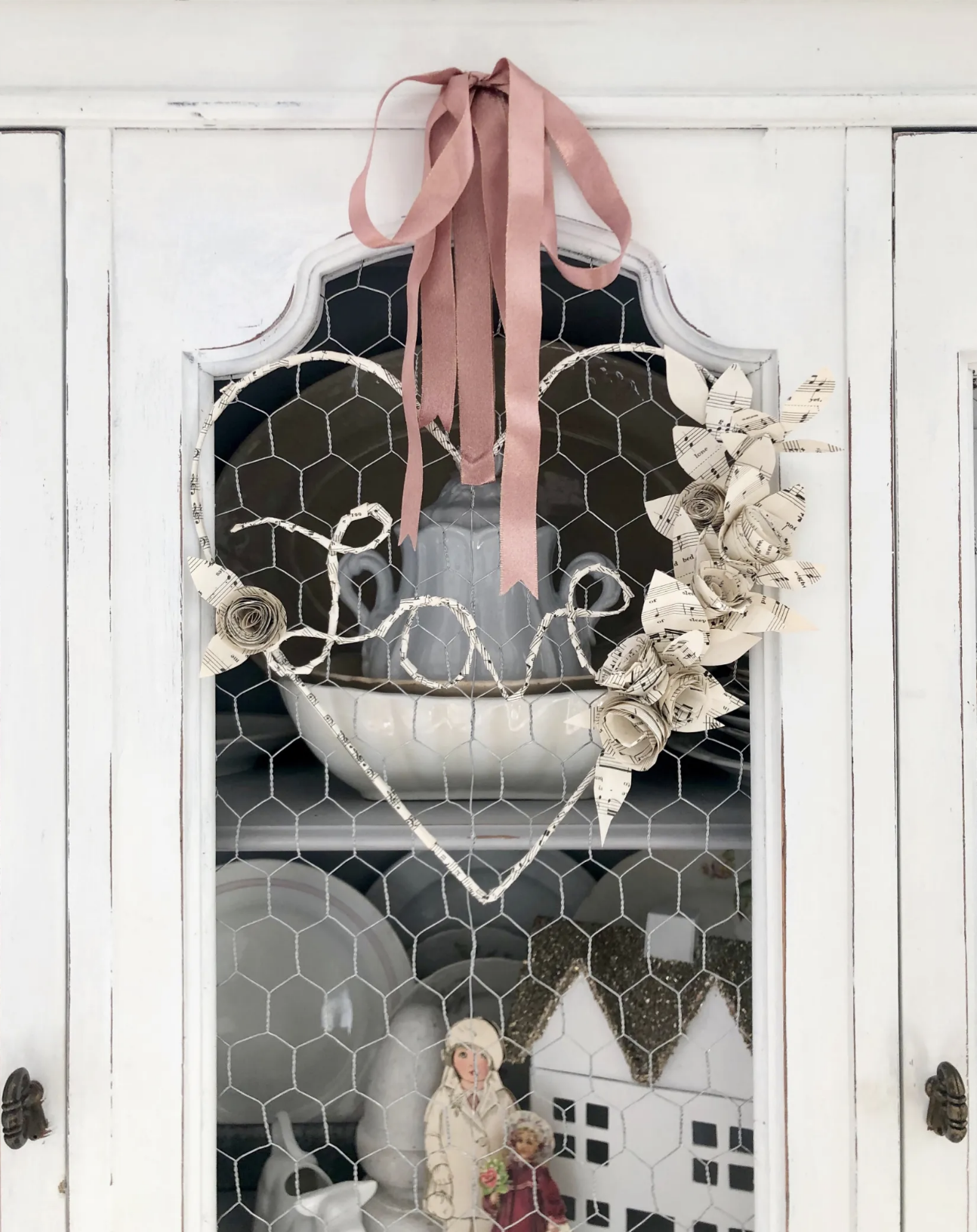 15 Pretty DIY Valentines Wreath Ideas Made With Love - Live Oak Nest